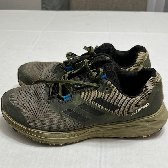 Adidas Terrex Men’s Size 9.5 Sneakers - Picture 1 of 10